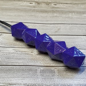 Ergonomische Häkelnadel, Nerdy Häkelnadel, Dungeons and Dragons, D20 Häkelnadel, Würfel-Häkelnadel, D&D Häkelnadel