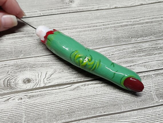 Zombie Finger Seam Ripper: Ergonomic Sewing Tool