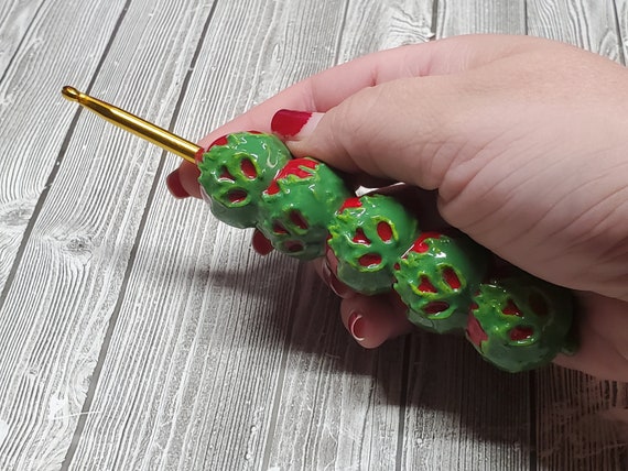 First Impressions: Chunk Boy ergonomic crochet hook handle inital revi