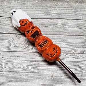 Ergonomic Crochet Hook, Halloween Crochet Hook, Nerdy Crochet Hook, Vintage Pumpkins, Scary Pumpkins Crochet Hook, Ghostly Crochet Hook,