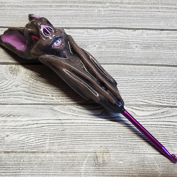 Ergonomic Crochet Hook, Vampire Bat Crochet Hook, Nerdy Crochet Hook, Bat Crochet Hook, Animal Skulls,  Skulls, Goth Crochet Hook,