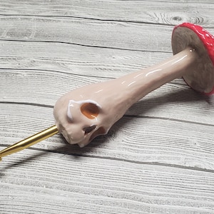 Ergonomic Crochet Hook, Skull and Mushroom Crochet Hook, Nerdy Crochet Hook, Vintage Skulls, Mushroom Crochet Hook, Goth Crochet Hook,