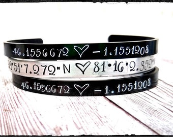 Brazalete con coordenadas GPS estampadas: aluminio o acero inoxidable personalizado
