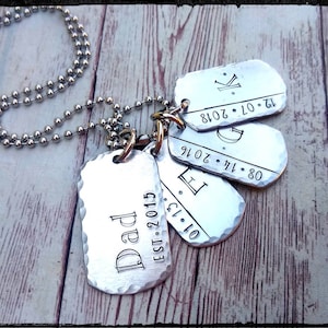 Papa Dog Tag ketting • Hand gestempeld Dog Tags | Papa Est. Datum | Kind Initial & Geboortedatum Ketting | Roestvrije kogelketting | Vaderdag cadeau