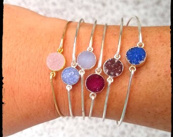 Druzy-trådarmband • Litet Druzy-armband | Armband i hamrad tråd i silver eller guld | Stapelbara armband | Välj färg | Bohemisk present
