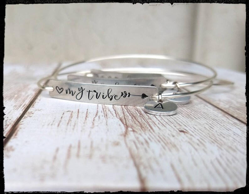 Min Stam | Stämplade Bar Charm-trådarmband Silver Tenn/NuGuld | Första alternativet | Välj armbandsdesign | Älskar min stam | Brudtärnepresent bild 7