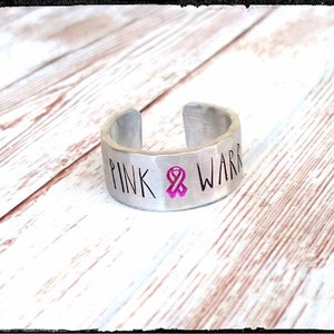 PINK Warrior • Bague de manchette ruban de sensibilisation | Ruban rose | Bague en aluminium estampillé/martelé | Trouver le remède du sein / cancer sensibilisation | Personnaliser