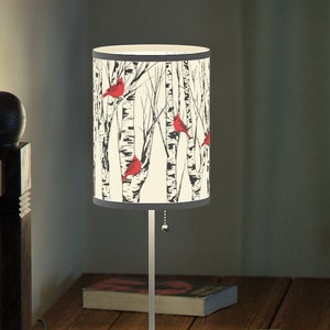 Cardinals Lamp Home Decor Bird Lover Table Light Red Cardinal Lover Lampshade Farmhouse Gift for Her Housewarming Night Light Accent Lamps immagine 3