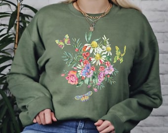 Wildflowers Butterfly Sweatshirt Cottagecore Vintage Watercolor Floral Crewneck Sweatshirts Botanical Flower Sweatshirt Boho Shirts Flowers