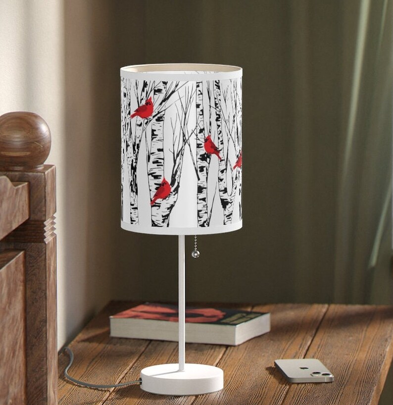 Cardinals Lamp Home Decor Bird Lover Table Light Red Cardinal Lover Lampshade Farmhouse Gift for Her Housewarming Night Light Accent Lamps immagine 2