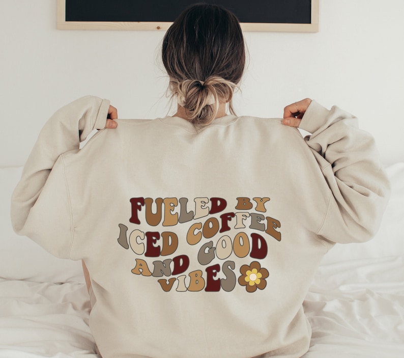 Iced Coffee Sweatshirt Good Vibes Crewneck Cute Sweatshirts for Her Womens Clothing Coffee Lover Gift Graphic Shirt Trendy Retro Clothing Sand