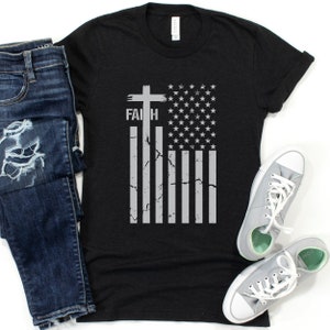 Faith Flag Shirt Distressed American USA United States of America Constitution Police Men's T-shirt Christian Patriotic Patriotism Gift Him Black Heather