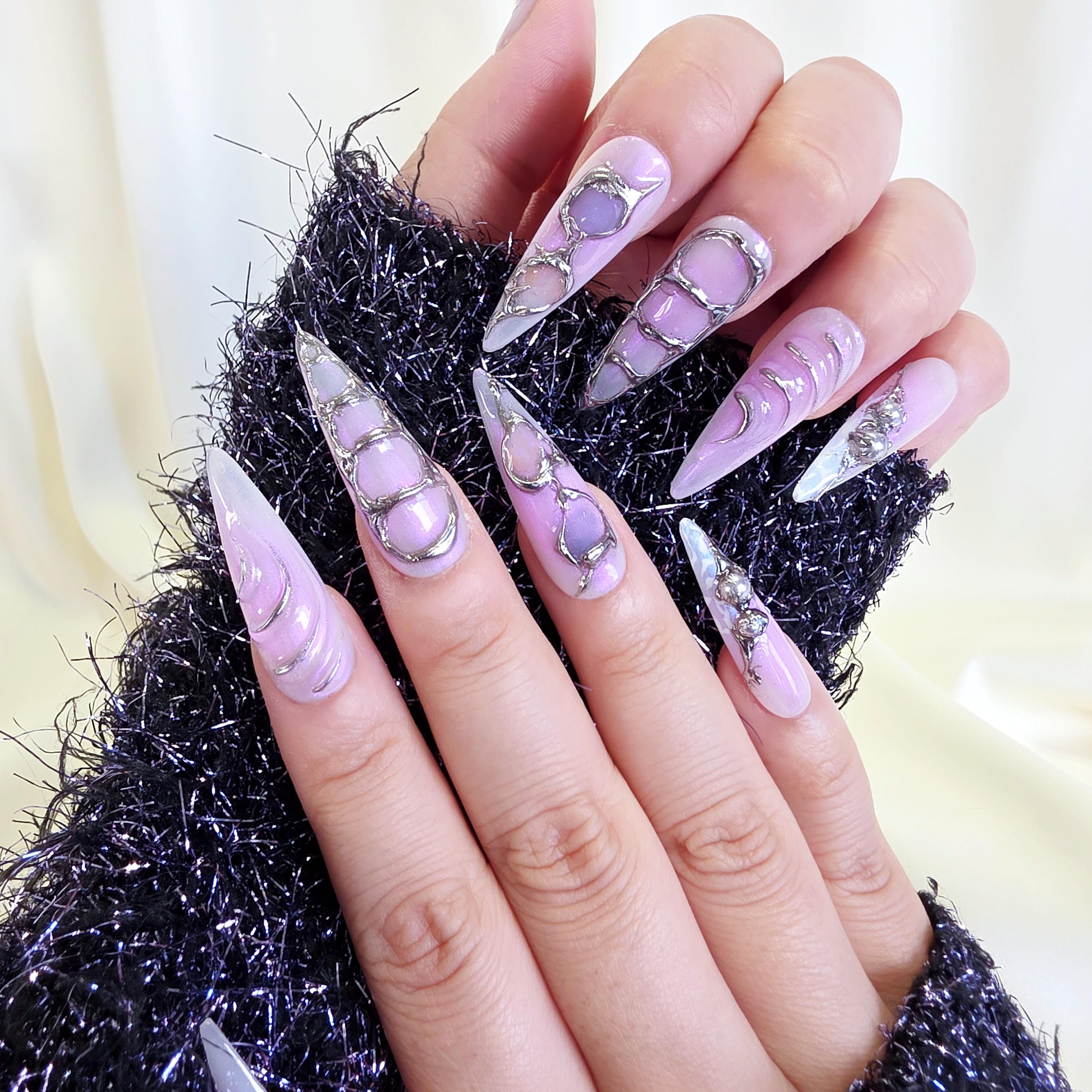 Spiral Purple Ombre Nail Trend