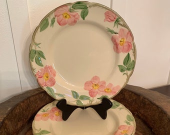 Set of Six in Excellent Wedgwood Williamsburg Wild Flowers 10-14 Dinner Plates Seemingly-Unused Condition