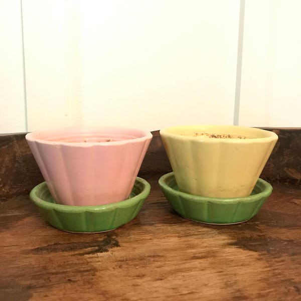 Vintage Shawnee Pottery Flower Pots in Pink and Yellow Set of 2 | Marked #533