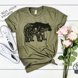 Cute Mama Bear Shirt, Floral Bear T-Shirt, Boho Bear Shirt, Cute Graphic Tees for Women, Women's Bear Shirt, Cute Boho Shirts, Gifts for Her