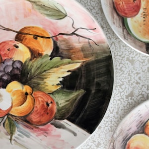 Trio of plates / plates hand painted and signed / décor of fruits / collectibles / ASD150076