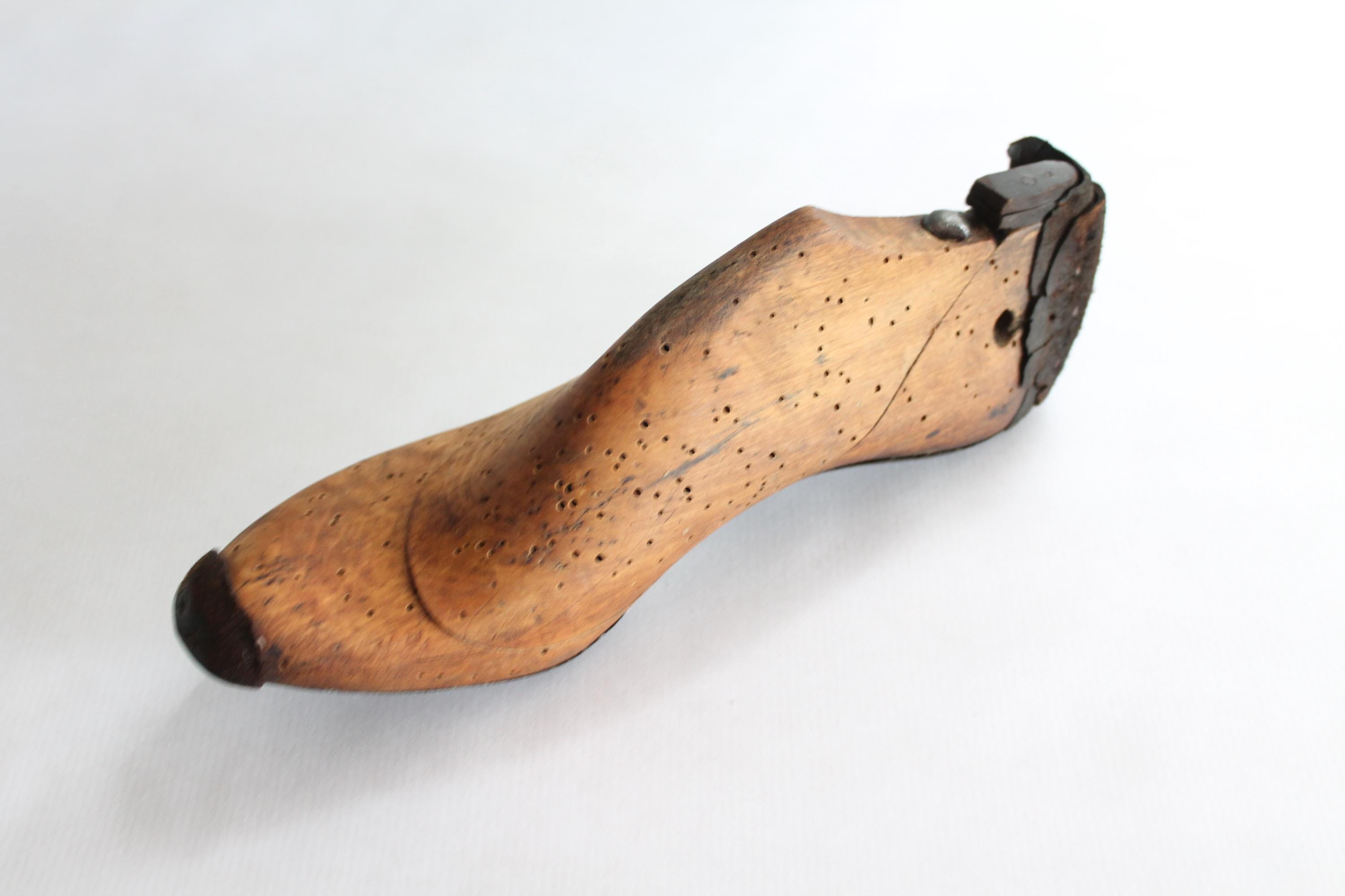 アンティークの木製と金属製の靴職人の足、珍品、貿易品、道具、4976