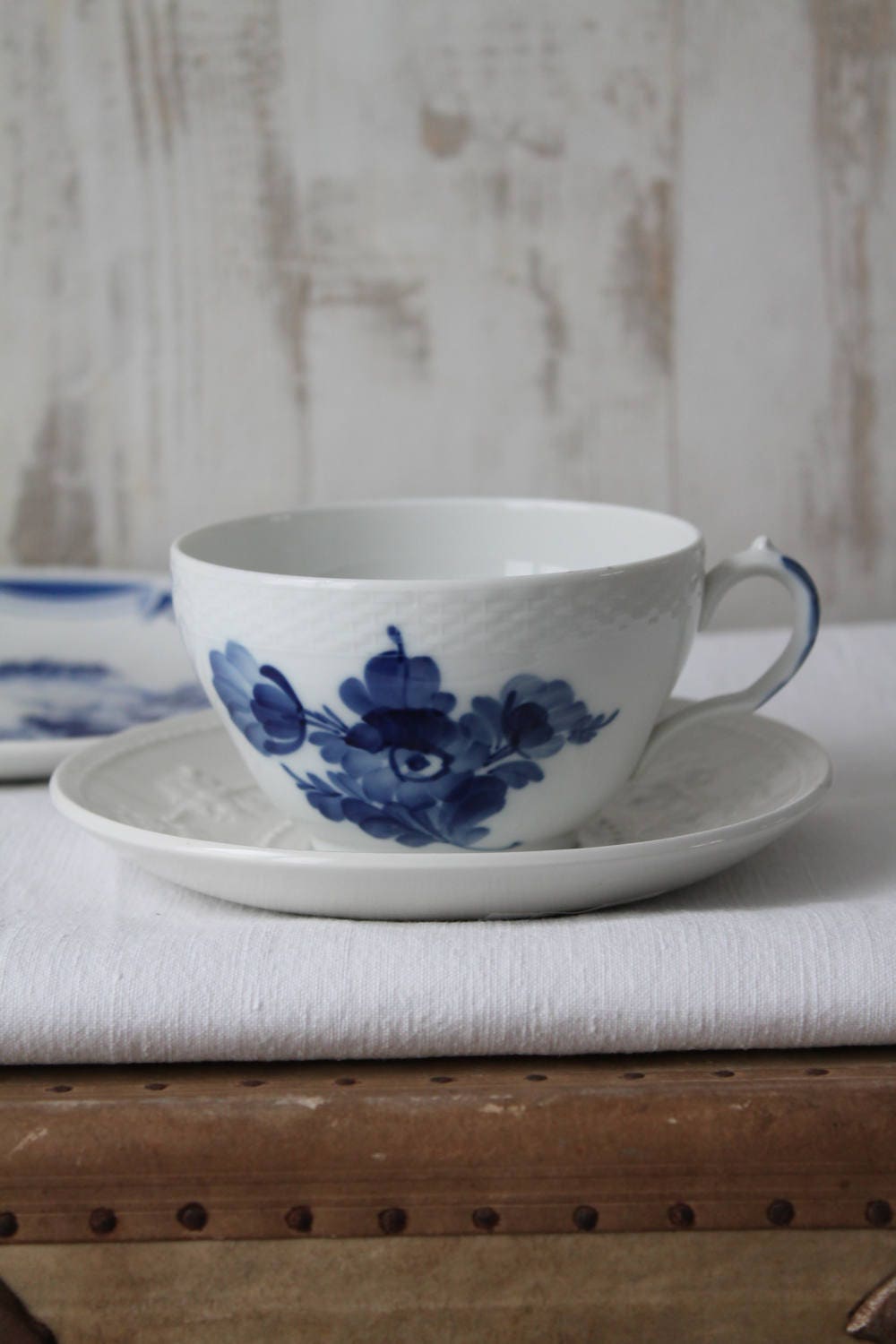 1 Tasse et Sous Tasse Vintage , en Porcelaine Blanche - Royal Copenhague Wedgwoog England Bleu Blanc