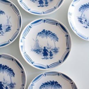6 antique French dessert plates, circa 1930, Moulin des Loups Orchies, Stencil patterns, Model: Polders, 4067