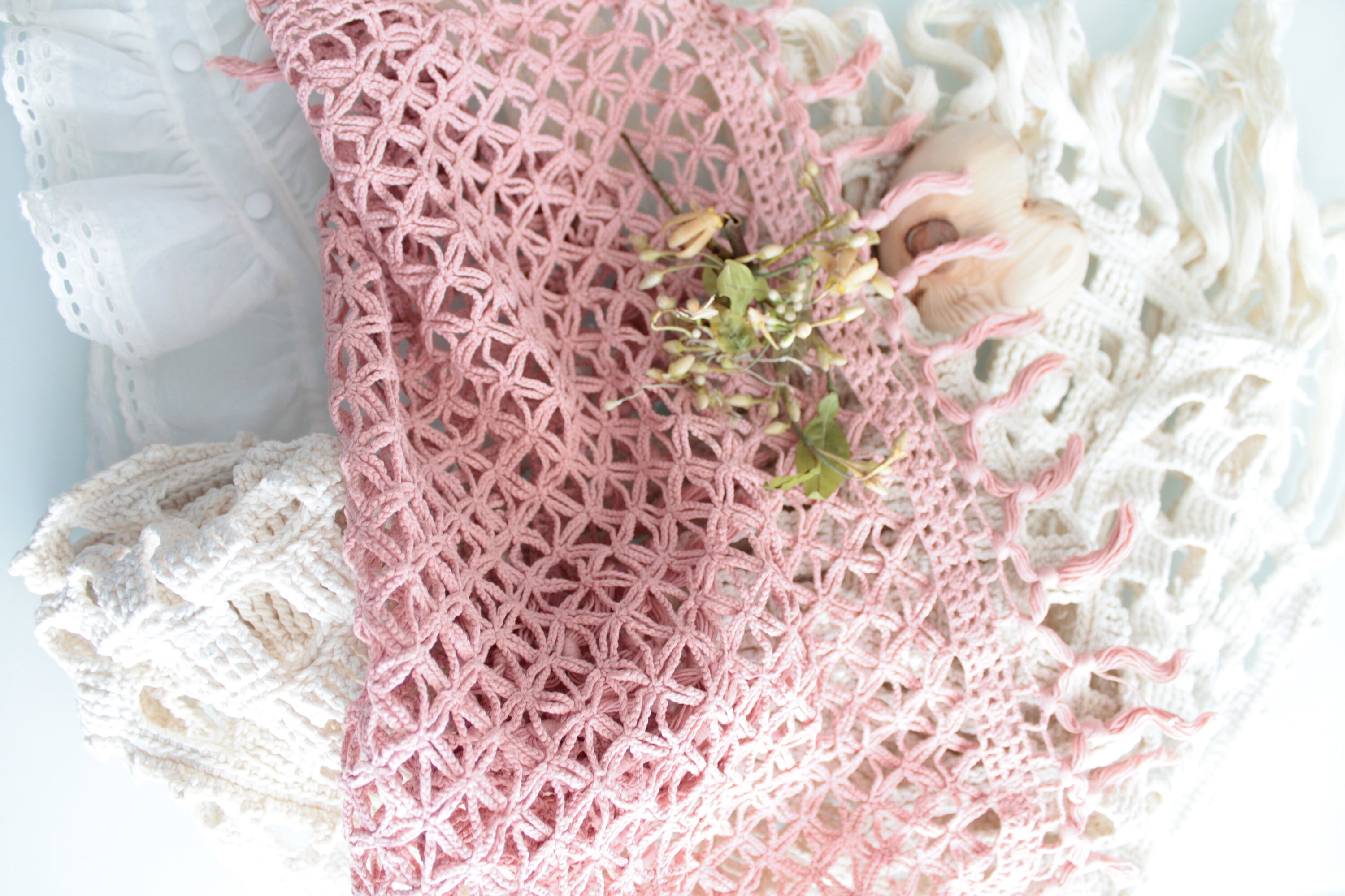 Ouvrage Vintage en Crochet Teint Rose, Napperon Crocheté à La Main, Fait Main France, Foulard Nap181