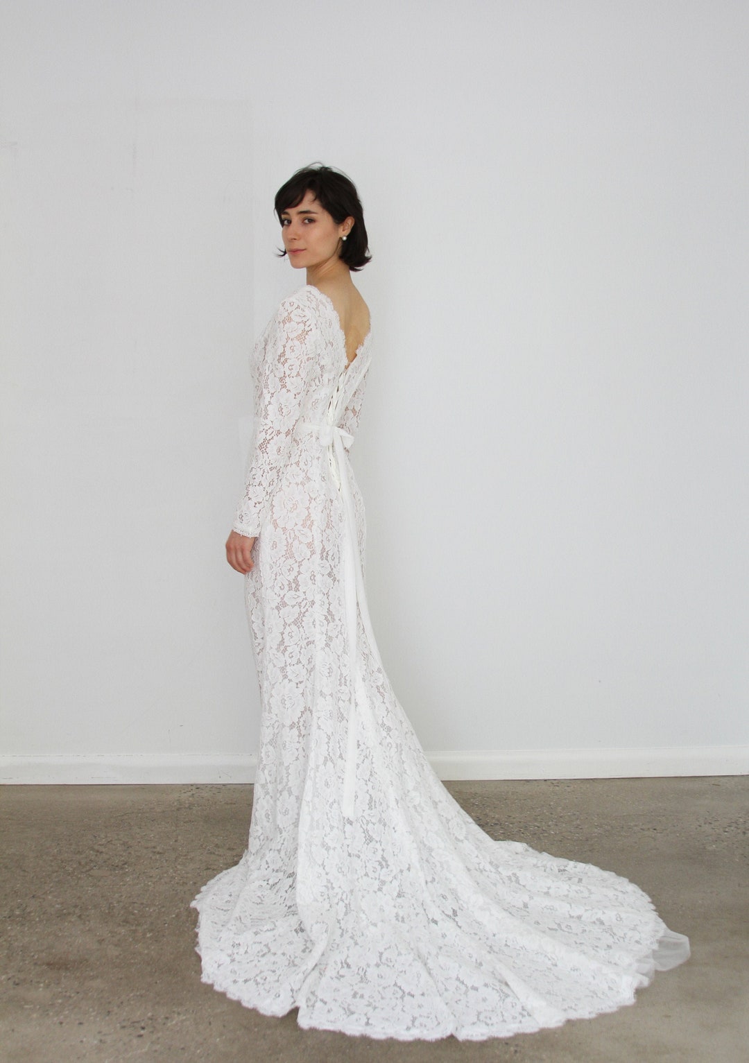 Trendy Long Sleeves V neck Plus Size Lace Mermaid Bridal Gowns TWA068 main image 1