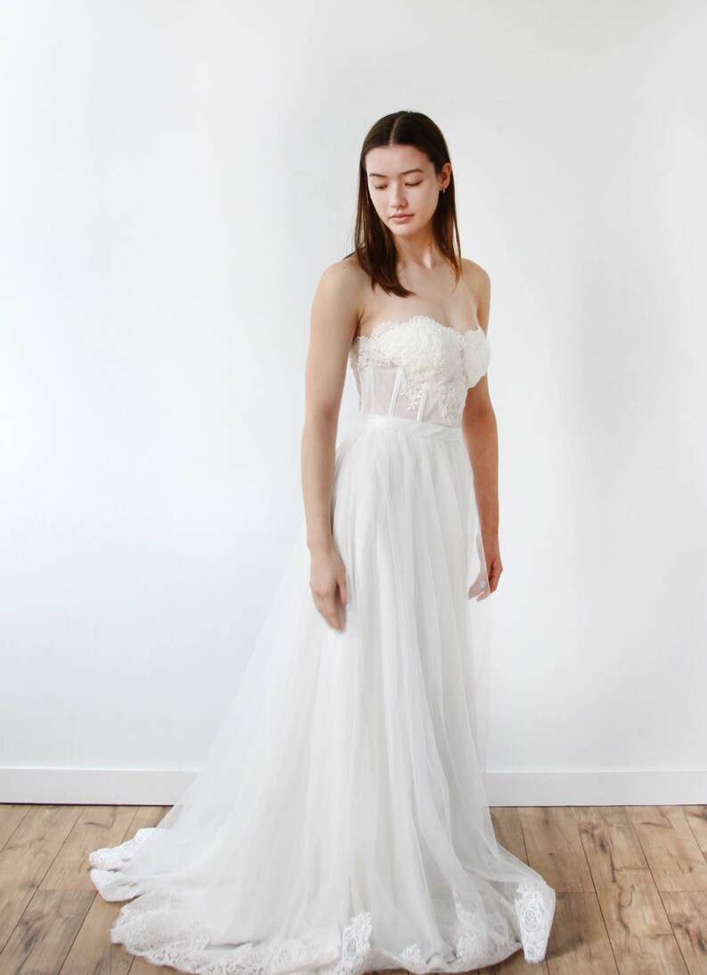 lace bustier wedding dress