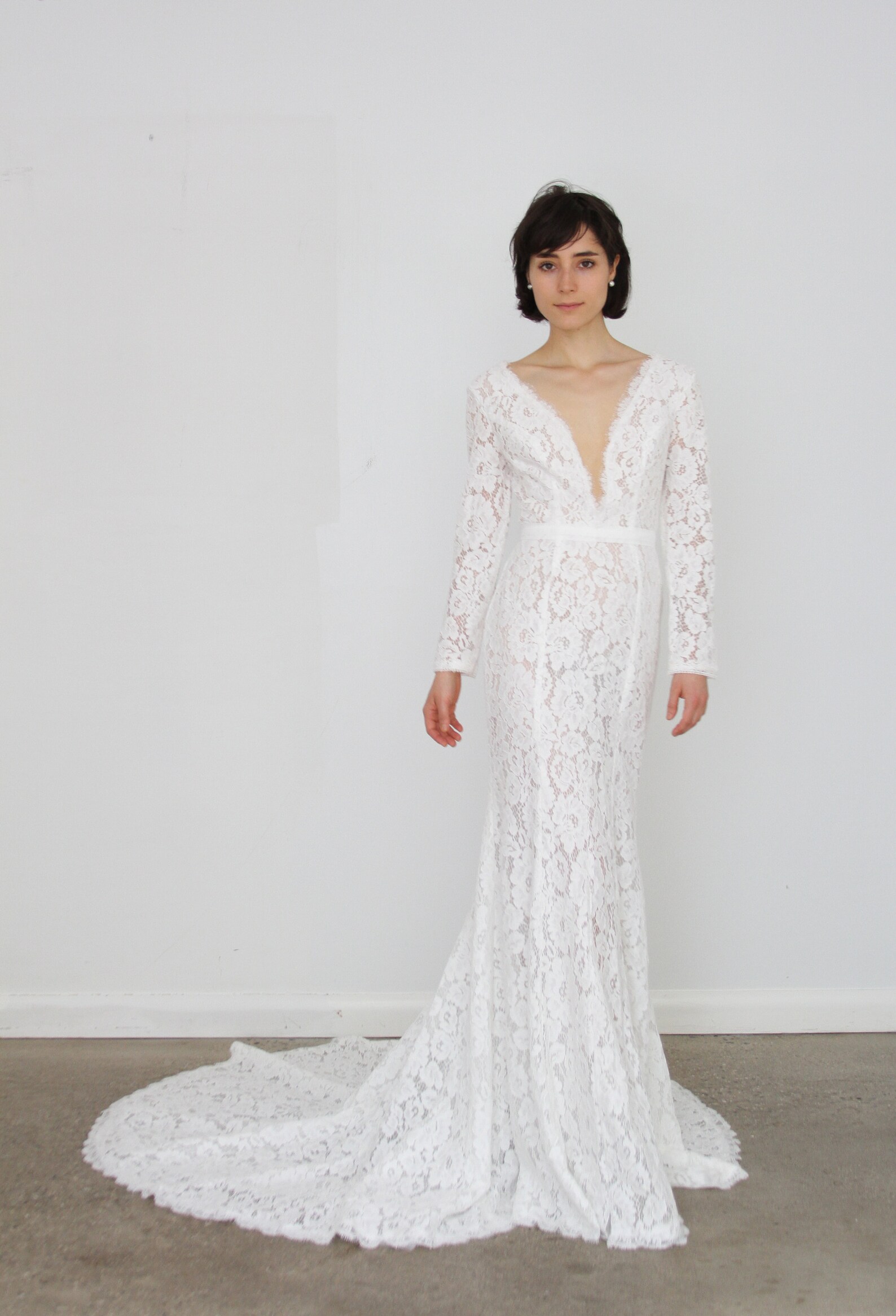 Designer Lace Plunging Neck Sleeveless Custom Mermaid Bridal Dress