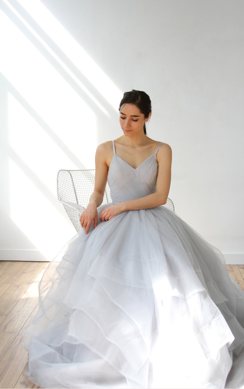 Gray Tulle Layered Horsehair Hem Wedding Dress image 5