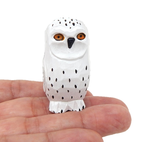 Snowy White Owl Wood Figurine Fake Decoy Miniature Great Spotted Bird Carved Small Animals Collectible Garden Statue