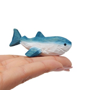 Great White Shark Figurine Miniature Sea Animal Decoration Wood Sculpture Statue Cake Topper