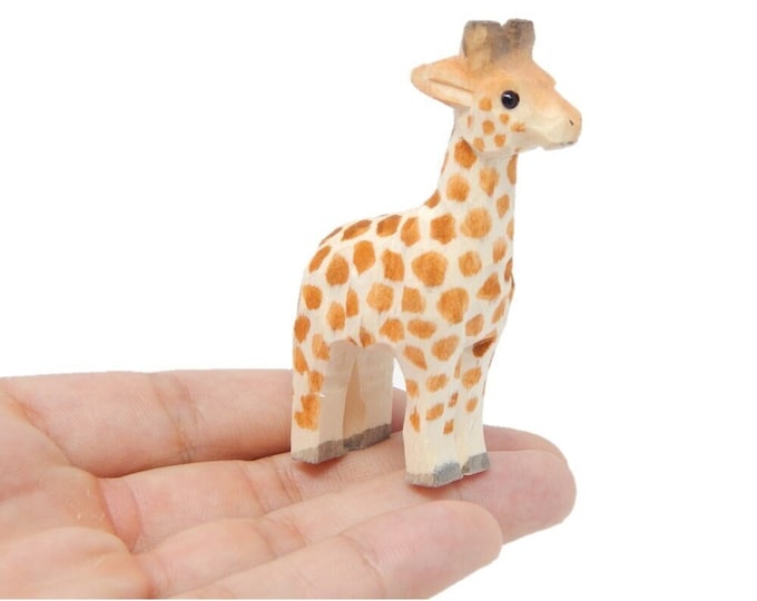 Giraffe - Miniature Safari Zoo Handmade Wooden Art Carved Ornament Figurine Small Animals Collectible
