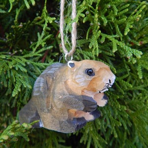 Hand-Carved Wooden Beaver Figurine: Miniature Forest Animal Collectible Decor
