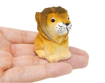 Lion Figurine Wooden Decoration Statue Wall Art Male Mane Big Cat King Feline Miniature Carved Small Animal Collectible