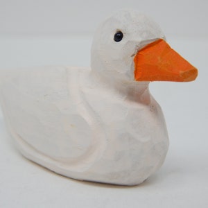 pekin duck figurine statue