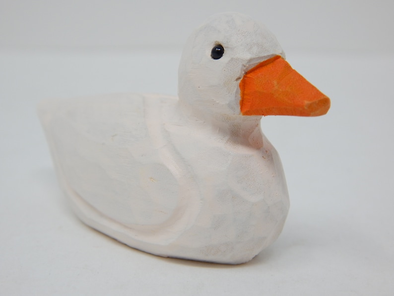 pekin duck figurine statue