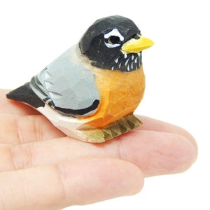 Robin Bird Handmade Wood Figurine Statue Decor Miniature American Art Gift Mini Carved Ornament Small Animals Collectible