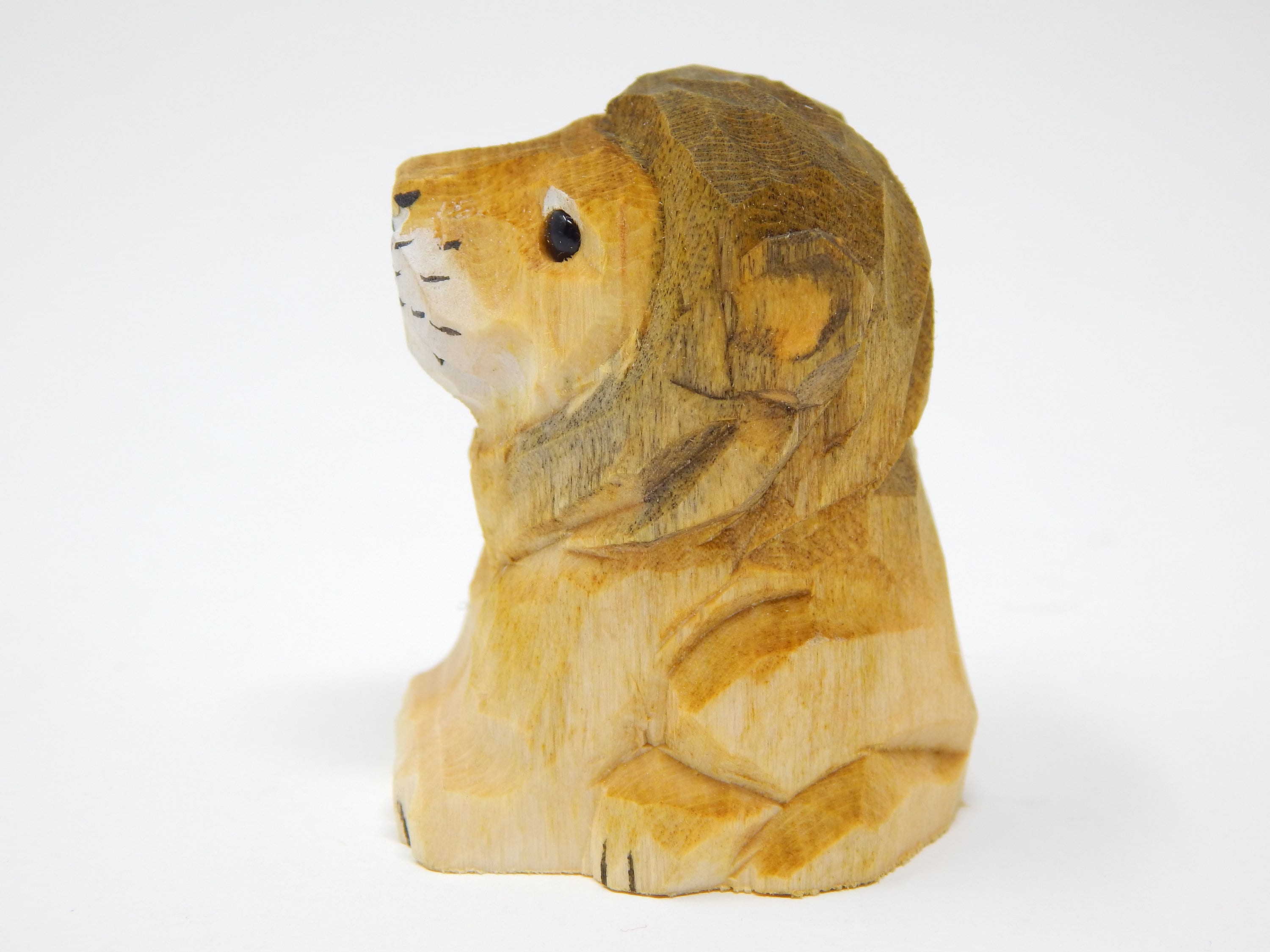 ライオンの木製置物｜手彫りの野生動物装飾ギフト - Etsy 日本