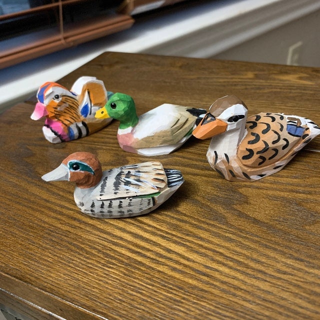 メスのマガモの置物｜手彫りの木製鳥の素朴な装飾 - Etsy 日本