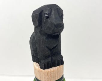 Zwarte labrador wijnstopper | Handgesneden houten rustieke flessenstop