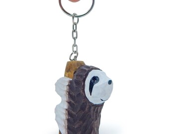 Llavero de madera de perezoso / Amuleto de animal tallado a mano