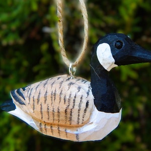 カナダグースのオーナメント 手作り木製吊り下げ装飾 鳥の素朴な彫刻の置物