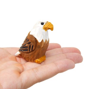 Bald Eagle Figurine - Small Wood Bird Statue Art Handmade Carving Decoration Miniature Animals