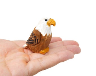 Bald Eagle Figurine - Small Wood Bird Statue Art Handmade Carving Decoration Miniature Animals