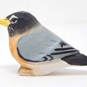Robin bird figurine