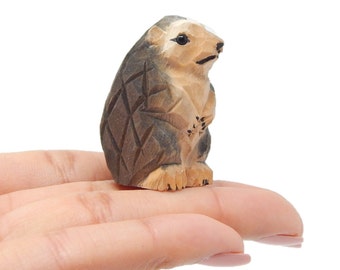 Hedgehog Figurine Statue Garden Decoration Miniature Wood Forest Art Carved Small Animal