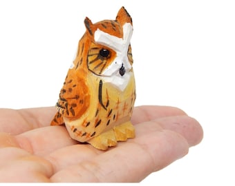 Horned Owl Wooden Figurine Statue Fake Decoy Decoration Miniature Carving, Handmade, Small Animals Bird, Folk Art