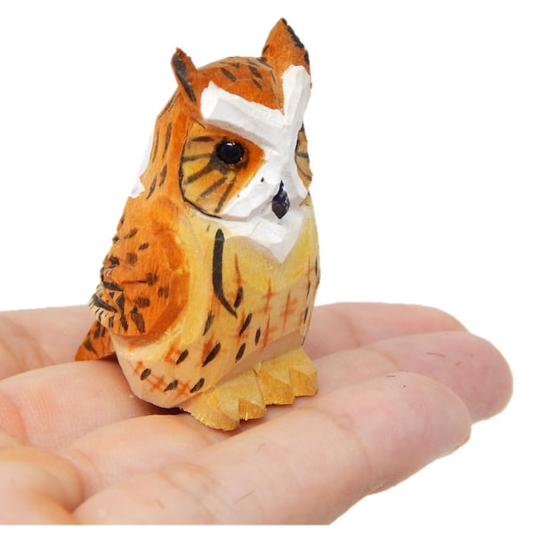 Horned Owl Wooden Figurine Statue Fake Decoy Decoration Miniature Carving, Handmade, Small Animals Bird, Folk Art