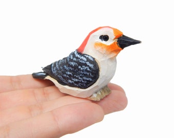 Red Bellied Head Woodpecker Wood Figurine Forest Common Woodland Pecker Sapsucker Miniature Bird Art Carve Small Animal