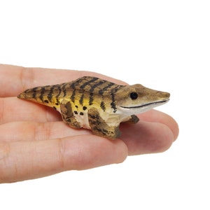 Crocodile / Alligator Small Wood Figurine Gator Lizard Reptile Amphibian Carving Handmade Decor Miniature Animals Woodwork